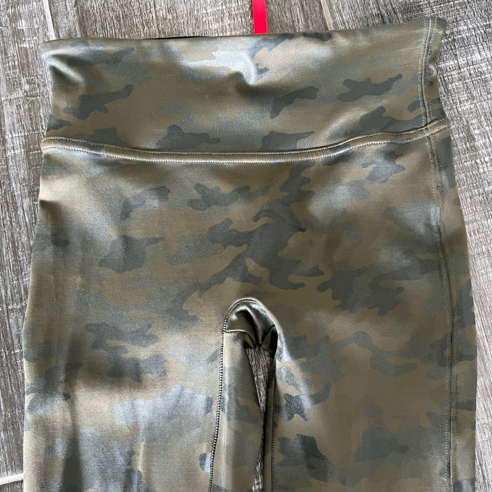 Spanx camouflage Print legging